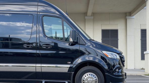 clarksville 12 passenger sprinter van