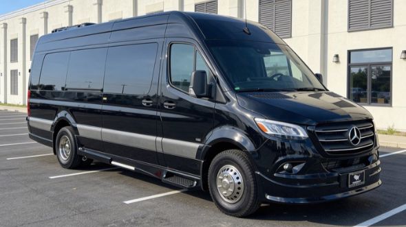 clarksville airport sprinter van service