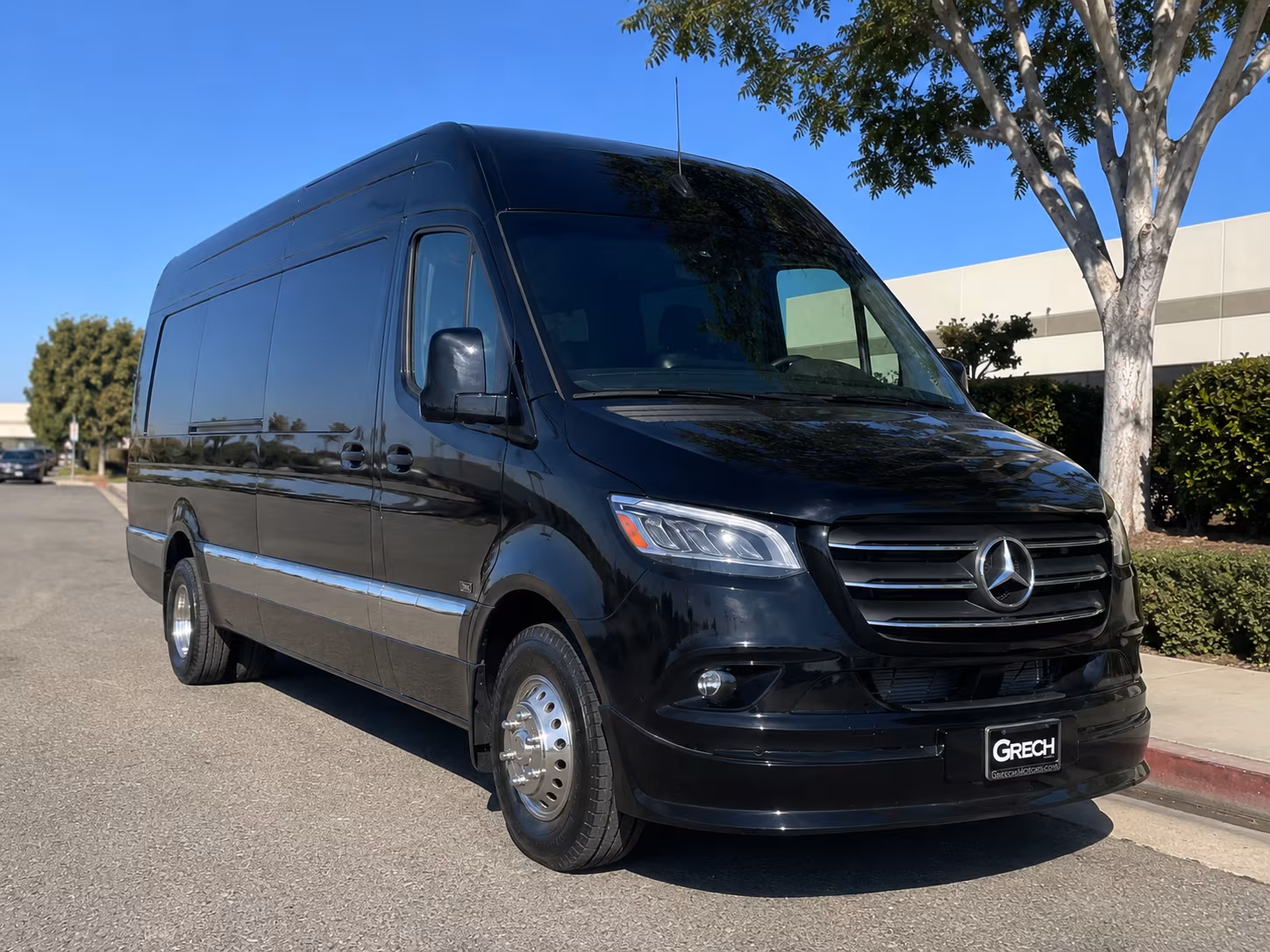 clarksville 12 passenger sprinter van