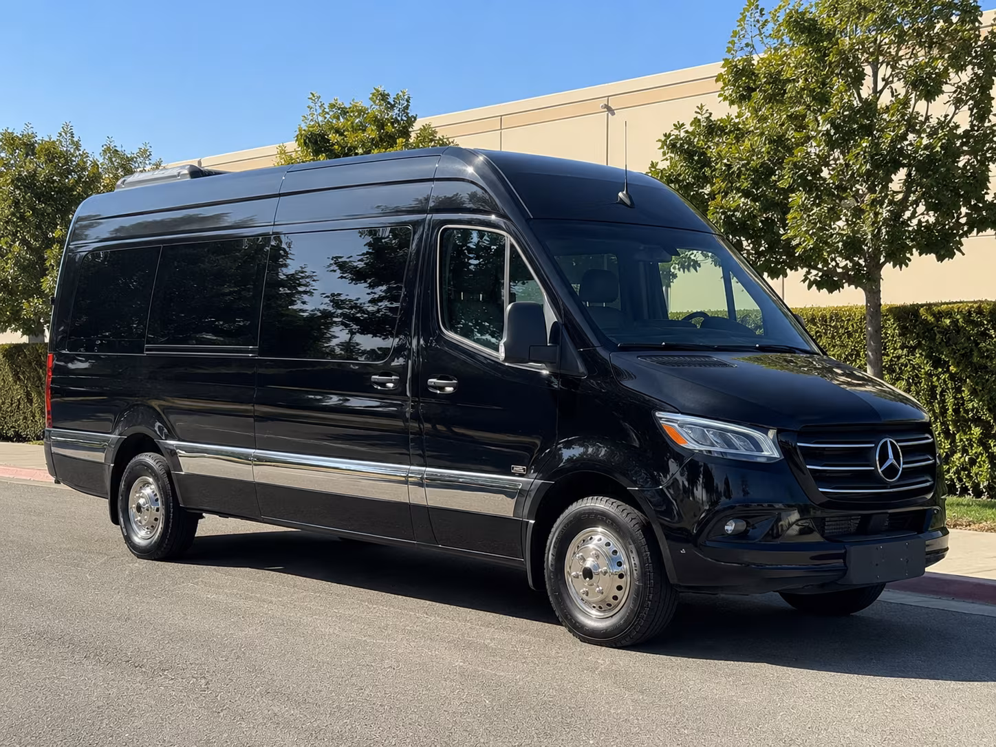 clarksville sprinter van airport shuttle service for hotel blocks fort campbell groups and multi stop transfers