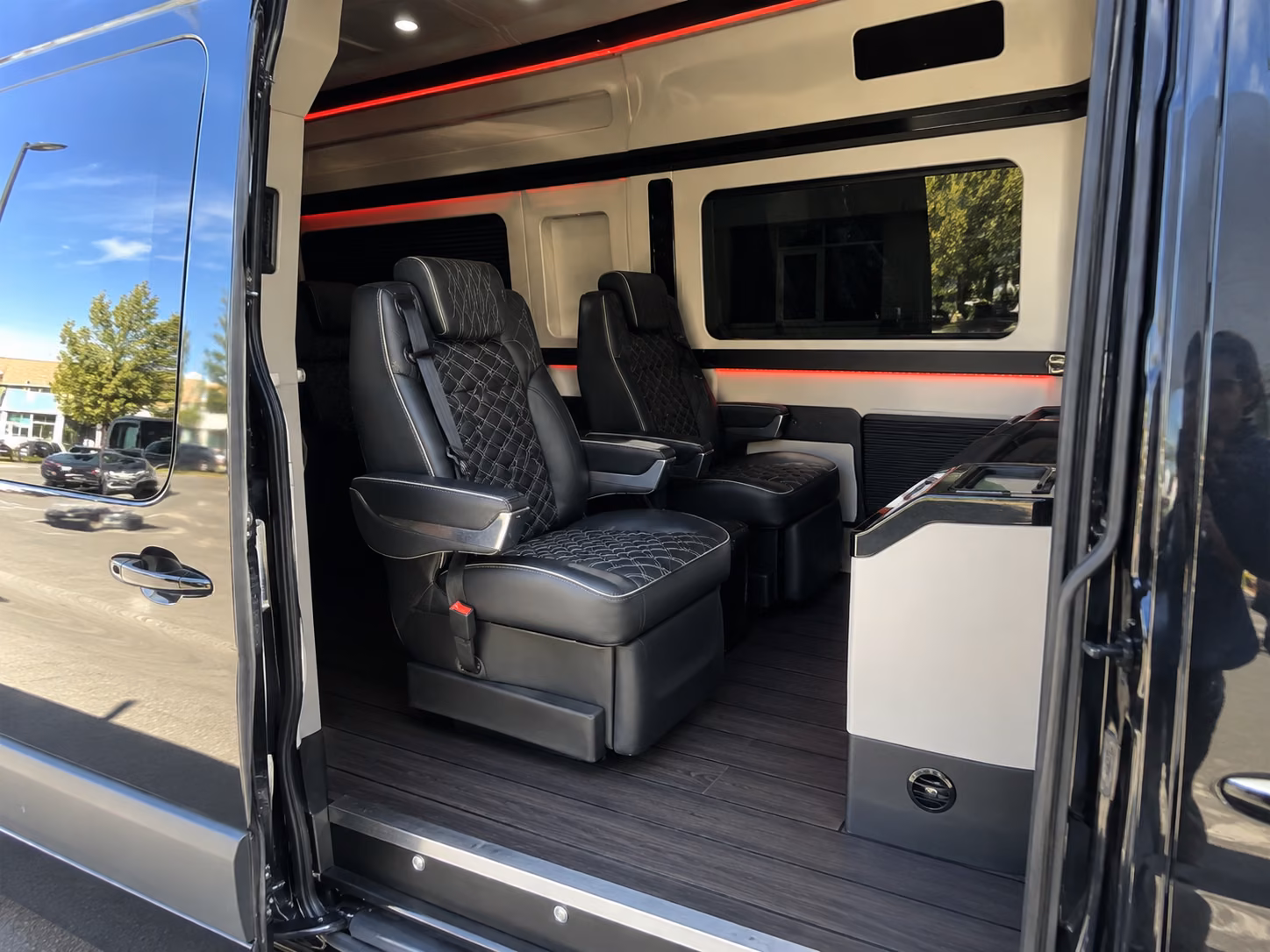 find the perfect transportation for your next airport transfer 2