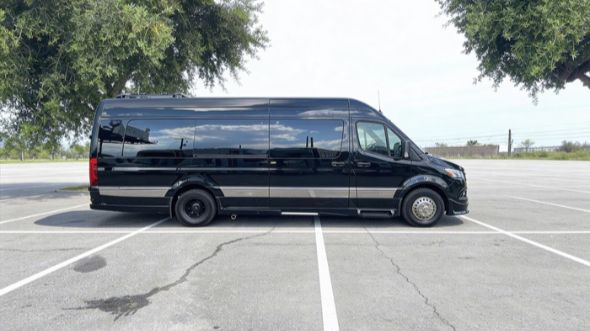 sprinter limousine clarksville